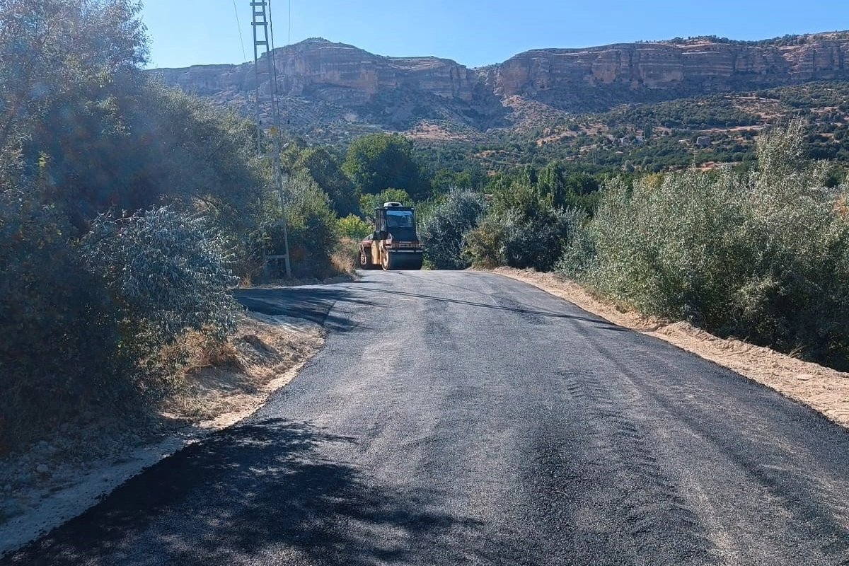 Akçadağ’a 20 kilometre asfalt serimi 