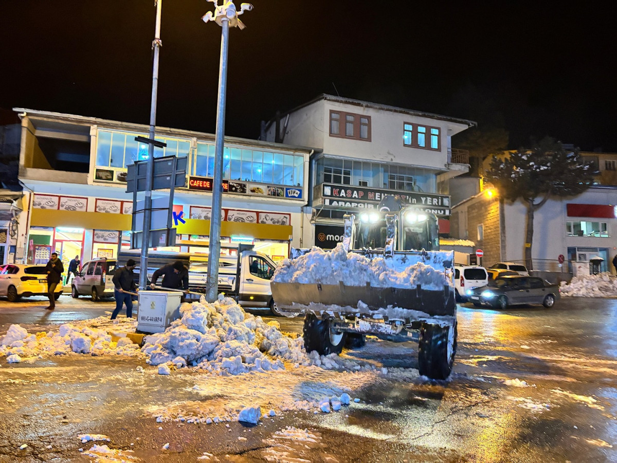 Arapgir'in sokakları Kardan Temizleniyor