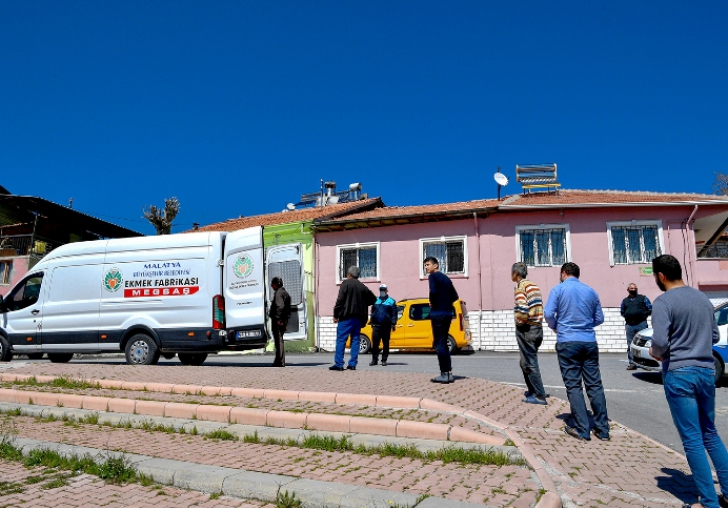 Büyükşehir Bir günde 127 bin ekmek dağıttı