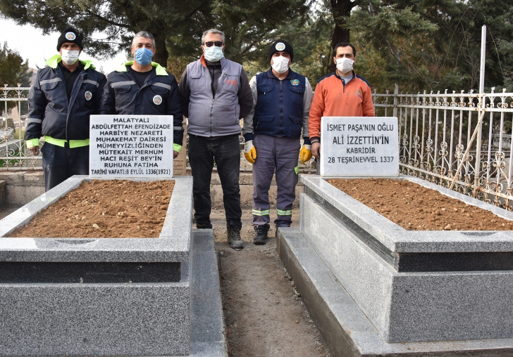 Büyükşehir İnönü ve Özal Aile Mezarlarını Onardı