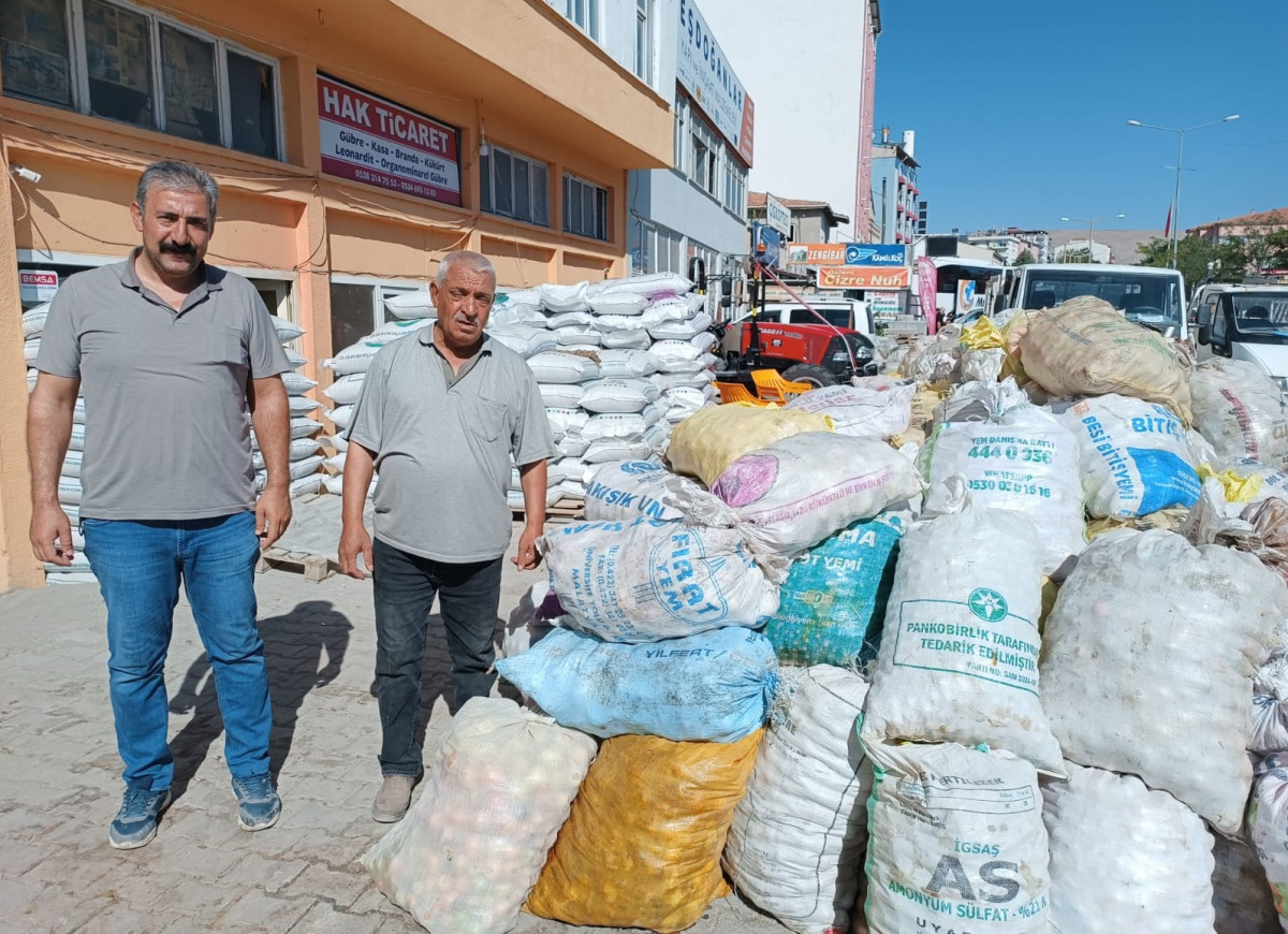 Darende'de Elma 8 Liradan Satılıyor