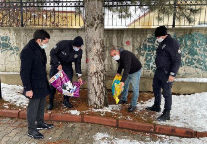 Doğanşehir Kaymakamı sokak hayvanlarını unutmadı