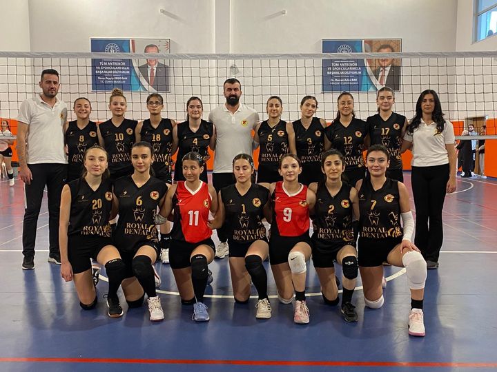 Gençlik Spor  Voleybol takımı şampiyon oldu.