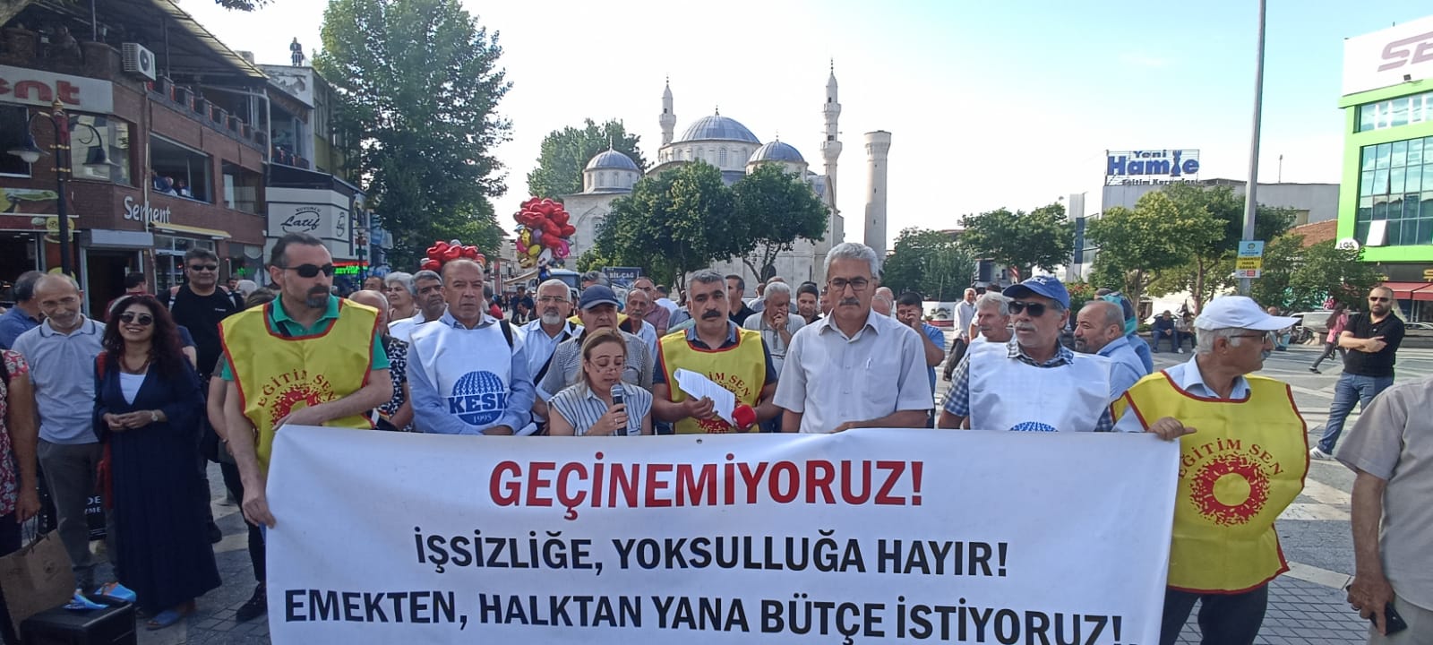 İnsanca Yaşamaya Yetecek Bir Ücret İstiyoruz