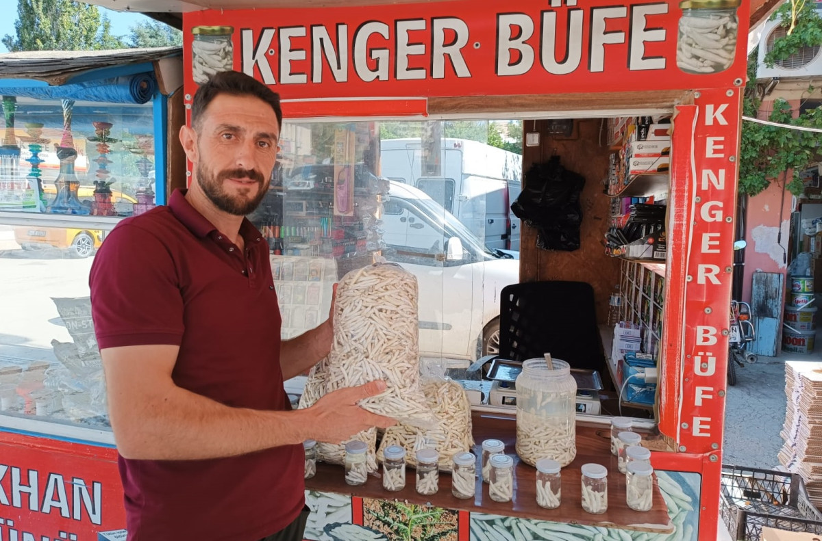 Kenger Sakızının Kilosu 8 Bin Liraya Çıktı