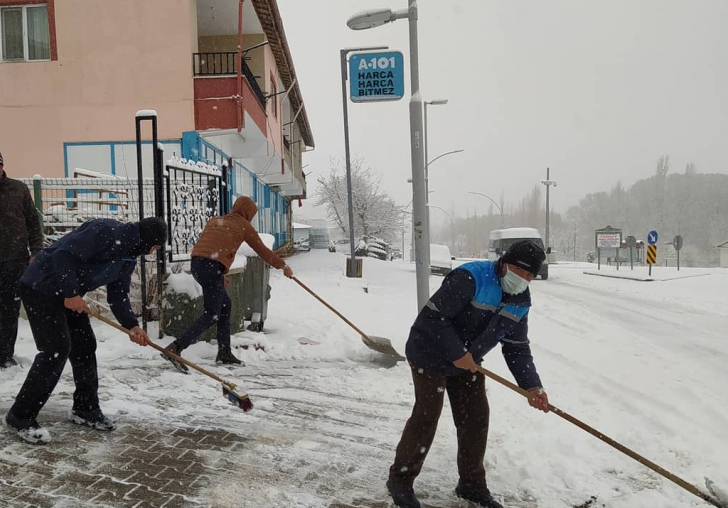 Kuluncak Belediyesi Kapalı Yolları Açıyor