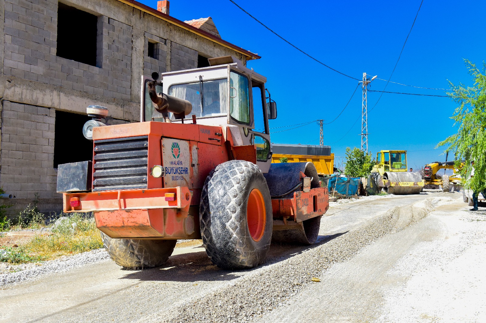 Kuyulu Mahallesi’nin Yolları Asfaltlanıyor