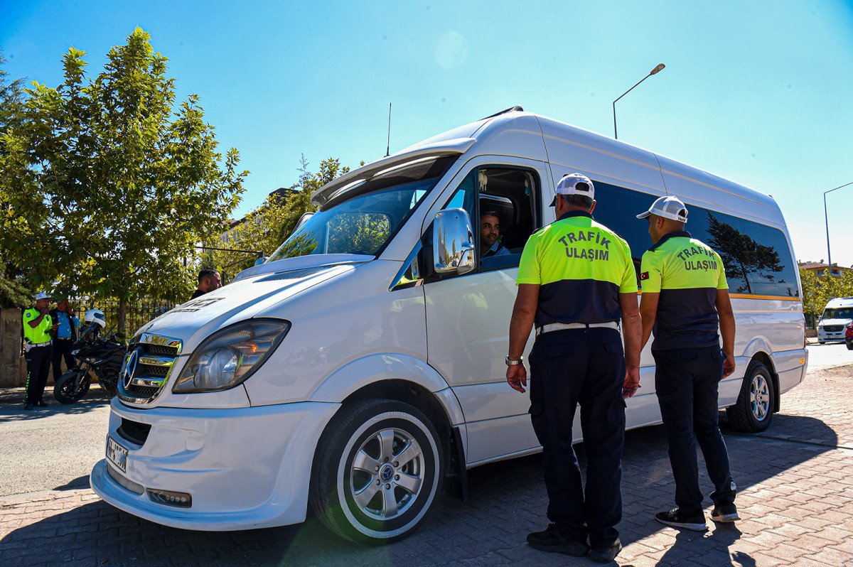 MALATYA'DA SERVİS ARAÇLARI DENETİMDEN GEÇİRİLDİ