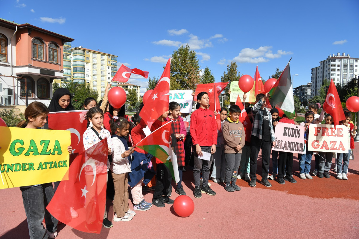 MALATYA’LI ÇOCUKLARDAN DÜNYA’YA BARIŞ ÇAĞRISI!