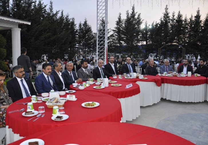 Türk Eğitim-Sen Malatya Şubesi İftar Yemeği Verdi