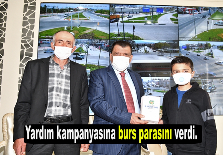 Yardım kampanyasına burs parasını verdi.