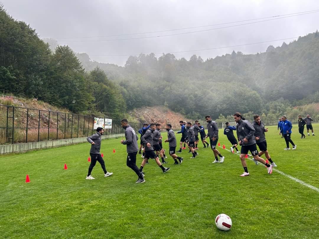 Yeşilyurt Belediyespor Kartepe'de Kampa Girdi