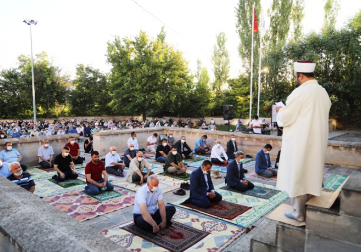 YILLAR SONRA ESKİMALATYA NAMAZGAHTA BAYRAMI NAMAZI KILINDI