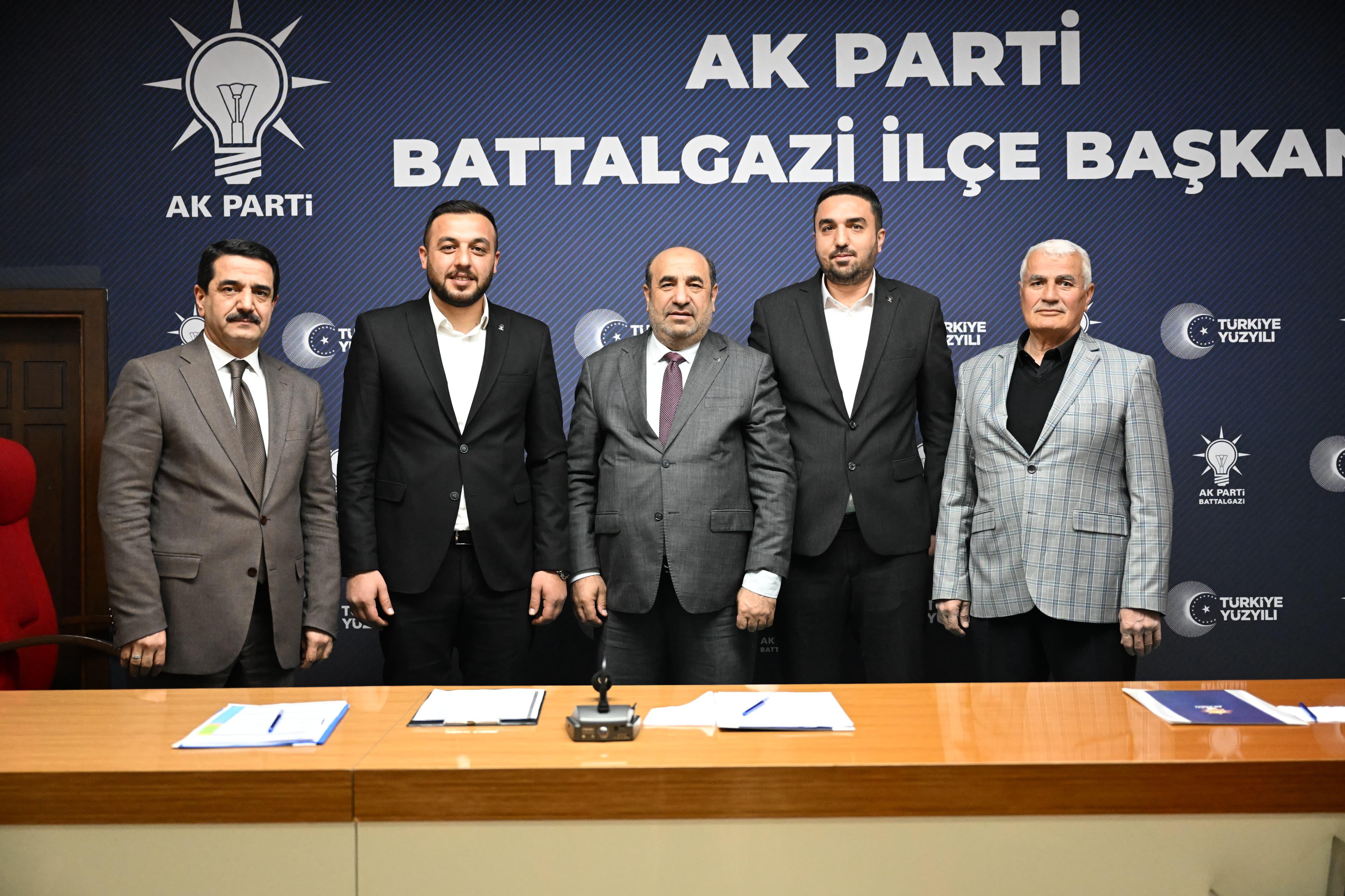 YRP'den İstifa Edip AK Partiye Geçtiler